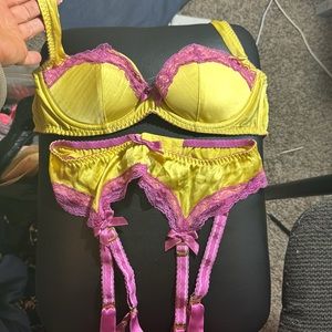 THONG HAS SOLD!! Agent Provocateur Bra & garter pair w/🎀🎀Garter Size 3 Bra 34B
